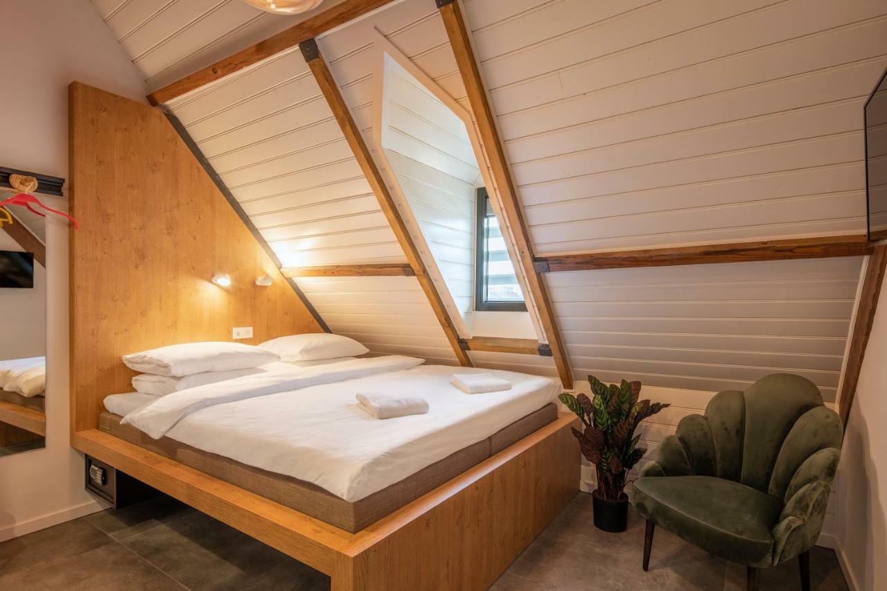 Bunk Hotel Utrecht Esterno foto